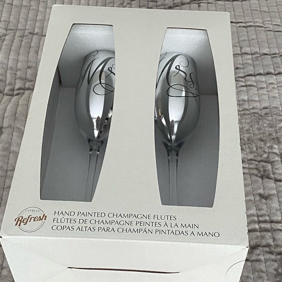 Cypress Home Wedding Day Décor Mr. and Mrs. Champagne Flutes - BRAND NEW!!! - Picture 11 of 13